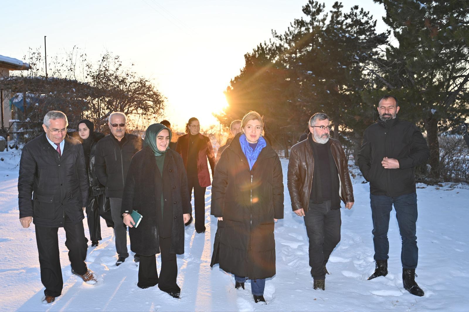 Milletvekili Ölmeztoprak Sahada: Deprem Konutlarından Altyapıya Tam Markaj