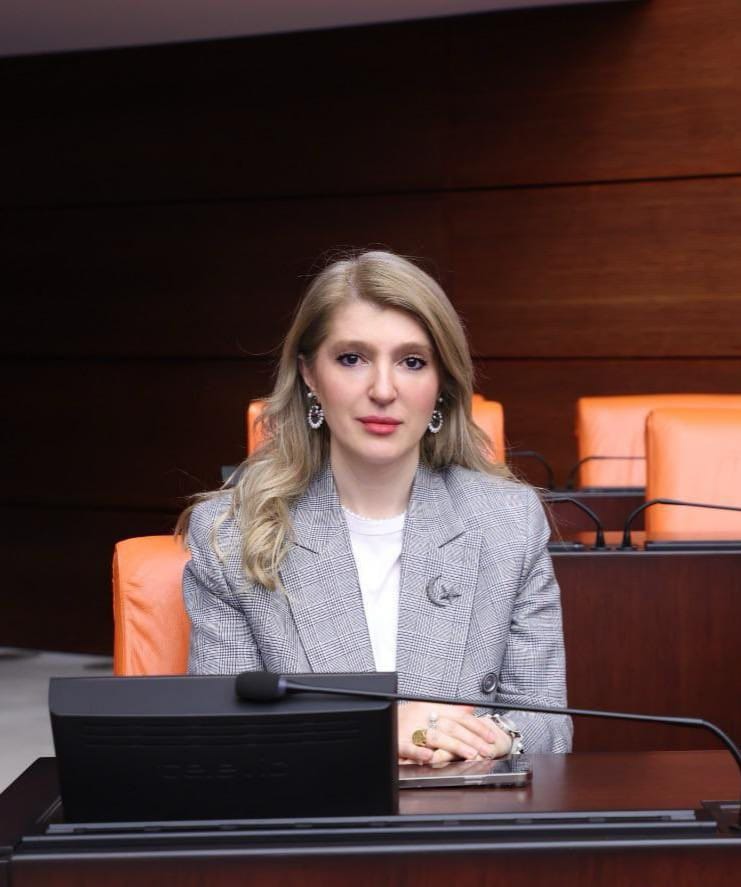 Milletvekili Ölmeztoprak'tan Berat Kandili Mesajı: "Bu Gece Gönüllerin Dirilişidir"