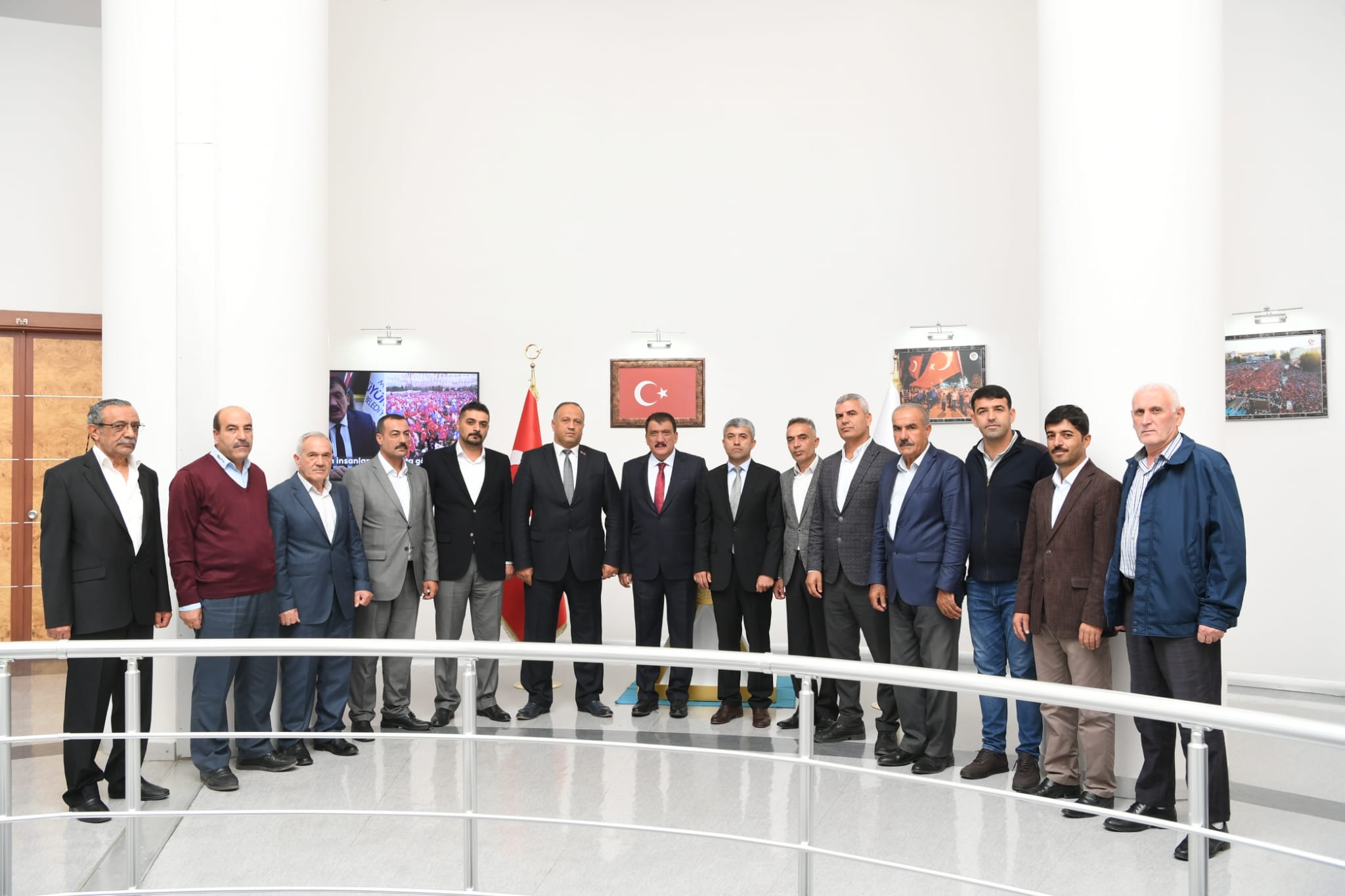 MİNİBÜSCÜ VE HALK OTOBÜSÜ ESNAFLARINDAN  BAŞKAN GÜRKAN’A ZİYARET