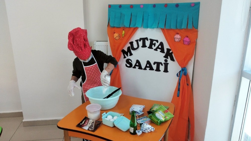 Minik şefler mutfakta hünerlerini sergiledi
