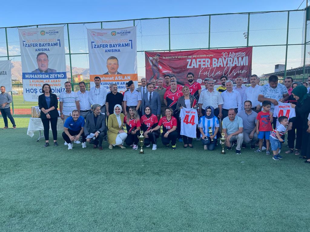 MUHARREM ZEYNO FUTBOL TURNUVASI ŞAMPİYONU İNÖNÜ ÜNİVERSİTESİ