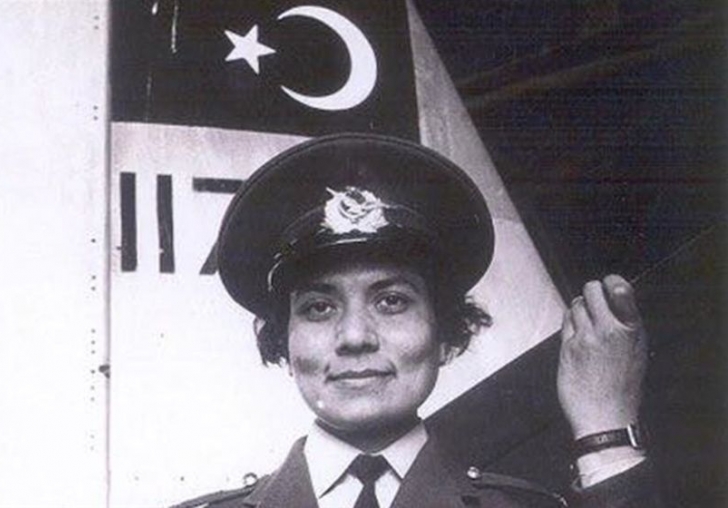 NATO'nun İlk Kadın Pilotu Türk