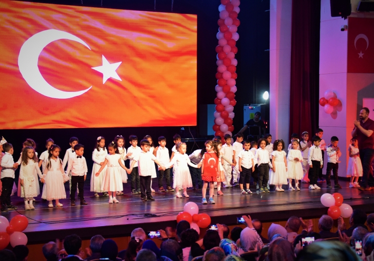 NEZAKET OKULLARI YILSONU ETKİNLİK PROGRAMINI GERÇEKLEŞTİRDİ