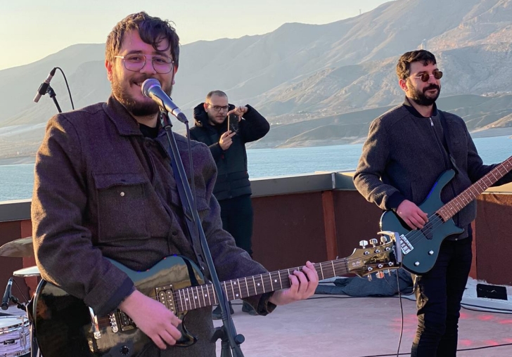 Öğrenciler Kayısı Çiçeği Şenliğinde eğlendiler.