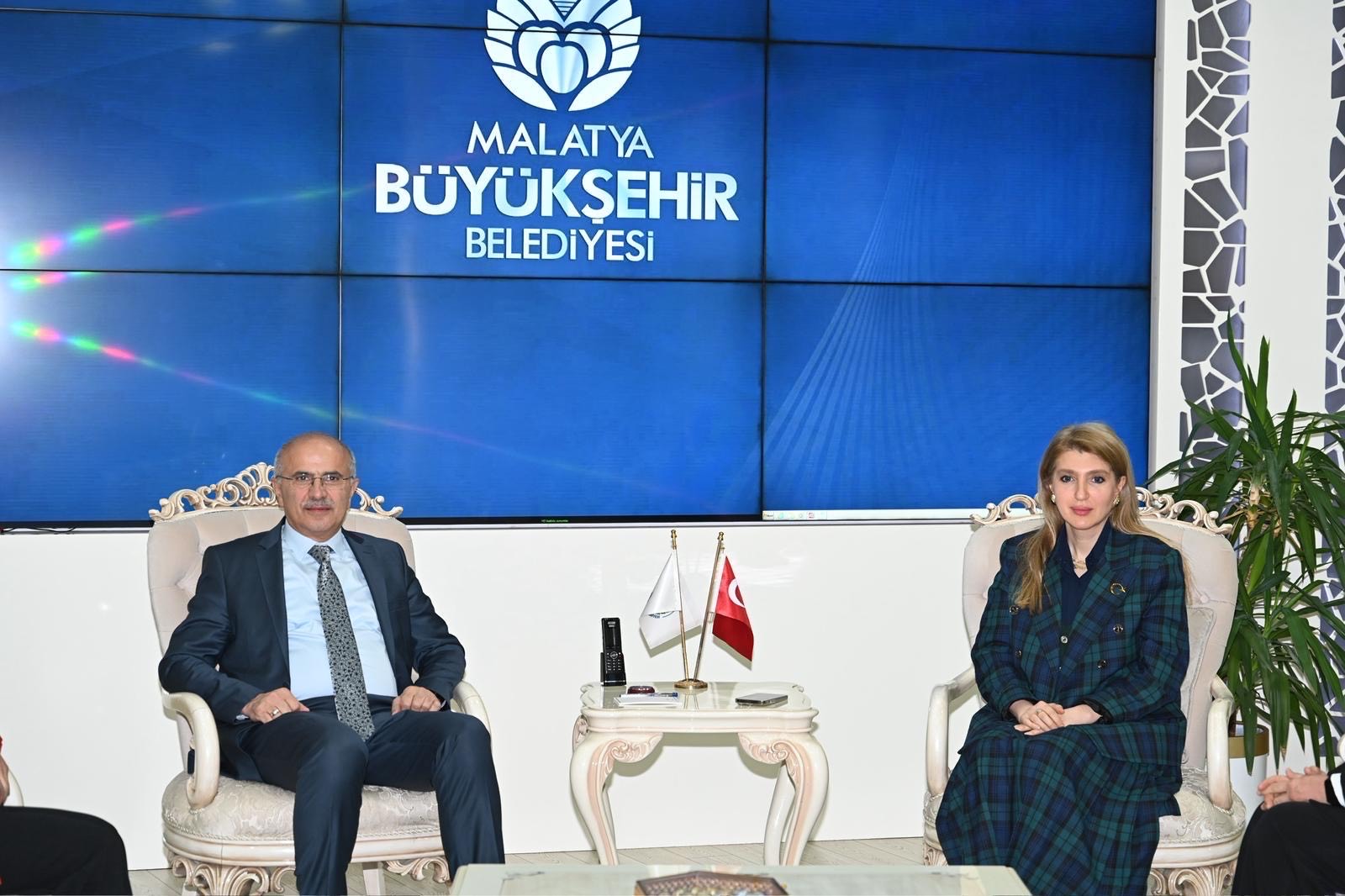 ÖLMEZTOPRAK’TAN ORTAK AKIL VE İSTİŞARE VURGUSU “ORTAK AKILLA MALATYA’MIZI GÜVENLİ VE UMUTLU YARINLARA TAŞIYORUZ”