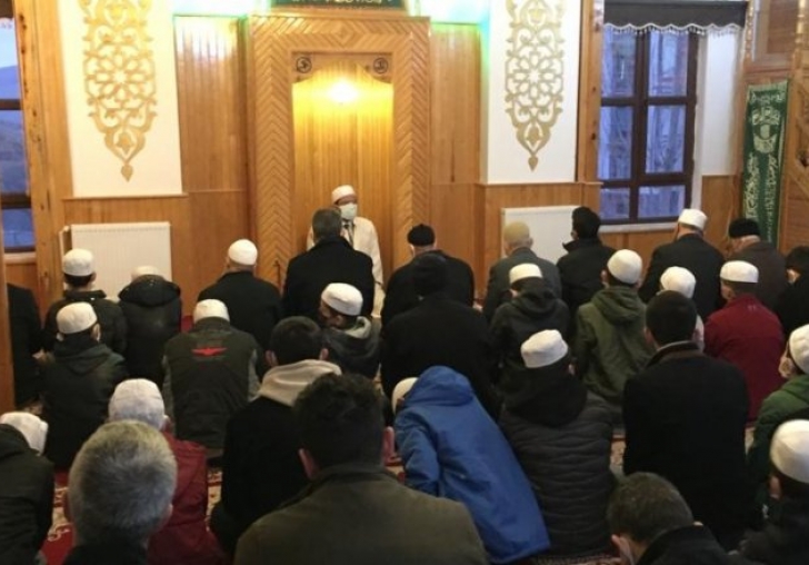 Önce ibadet, sonra ikram