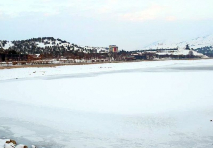 Orduzu Pınarbaşı Göleti Buzla Kaplandı