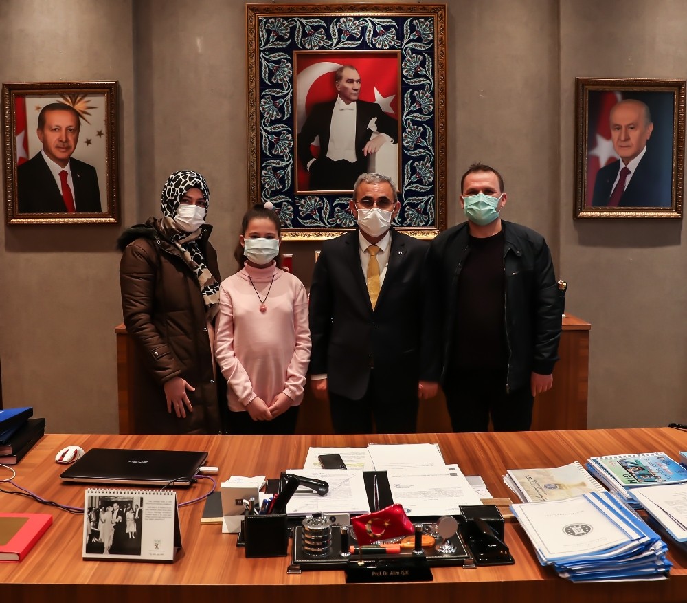 Ortaokul öğrencisi Başkan Işık´a şiir yazdı
