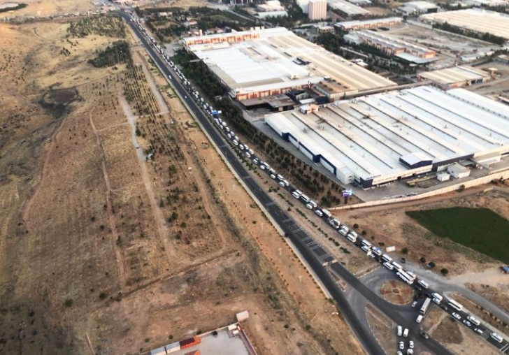 OSBlerin Aynı Saatte Paydosu Trafiği Kilitliyor