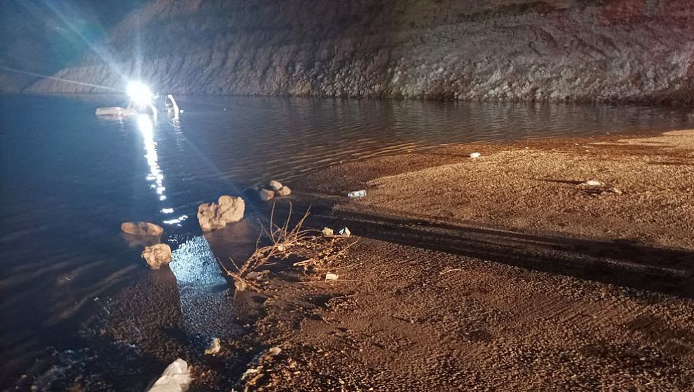 Otomobil Beylerderesi Göletine Daldı!