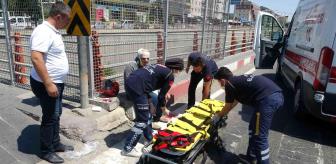 Otomobille Çarpışan Motosiklet Sürücüsü Yaralandı