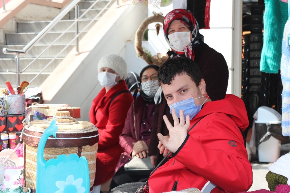 Özel bireylerin el emeği tezgahlarında yok yok
