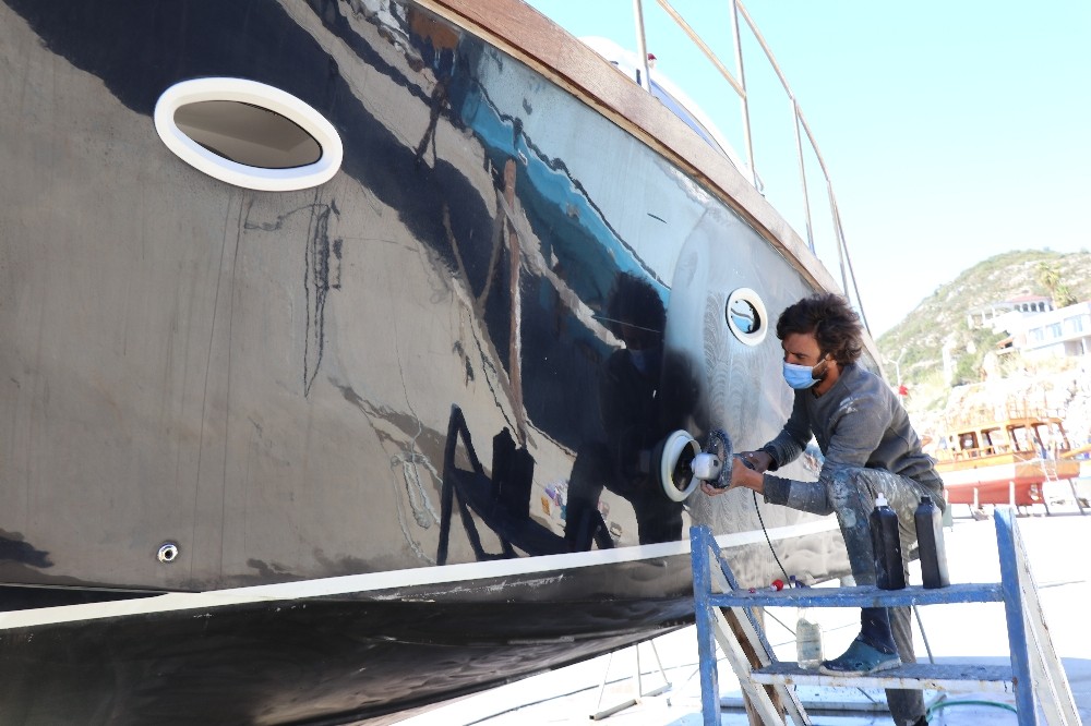 (Özel) Tur tekneleri yeni sezona hazırlanıyor
