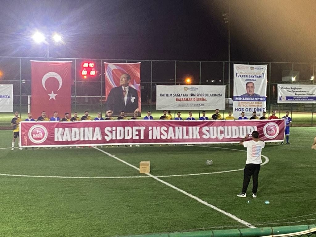 Polis Futbol Turnuvasında 'Kadına Şiddete' Dikkat Çekti