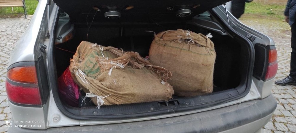 Polisten kaçan araçtan 53 kilo uyuşturucu çıktı
