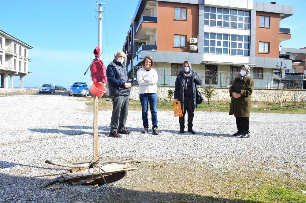 Rögar kapağı olmayan sokak tehlike saçıyor

