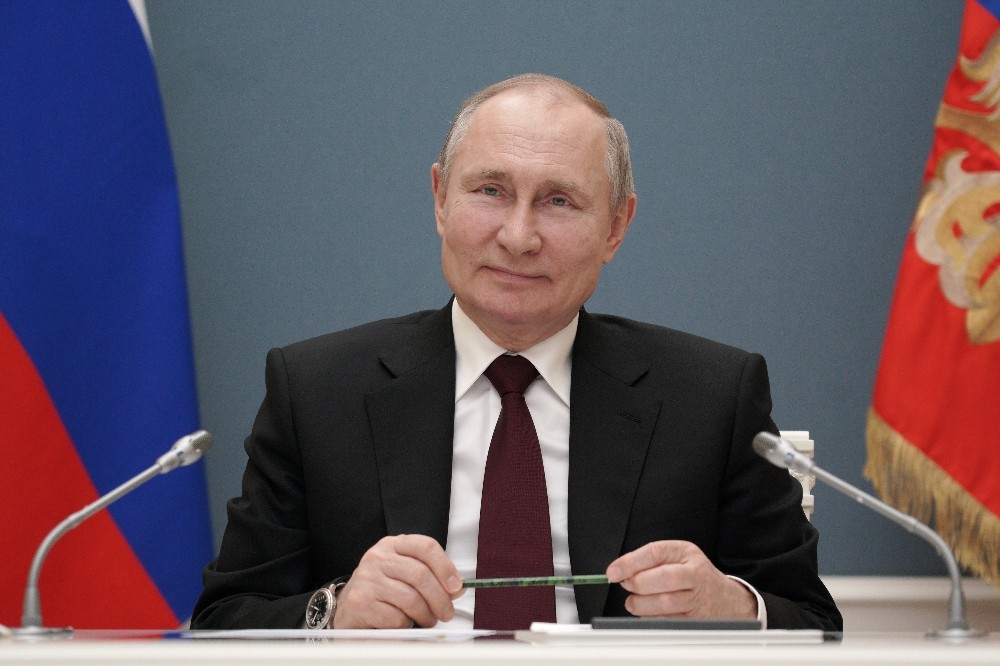 Rus Duması, Putin´in yeniden devlet başkanlığına aday olmasını sağlayan yasayı kabul etti
