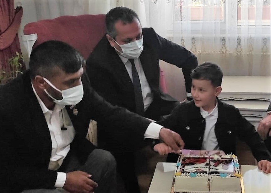 Şehidin oğluna doğum günü sürprizi

