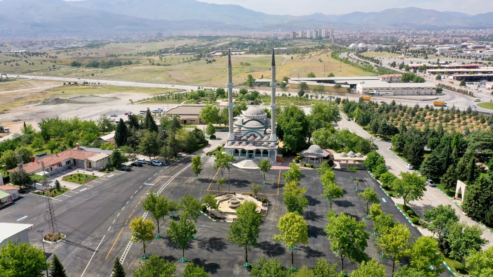 Şehir Mezarlığı Asfaltlama Çalışmaları