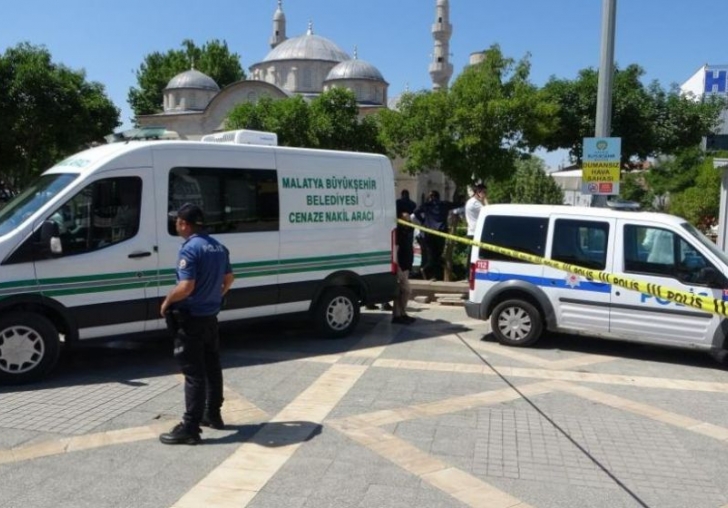 Şehrin Merkezindeki Meydanda Ölü Bulundu