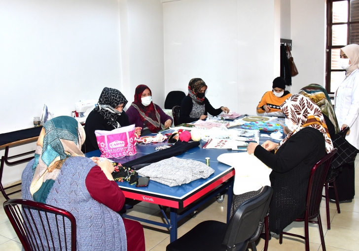 SEMT KONAKLARI EV HANIMLARINA EK  GELİR SAĞLIYOR