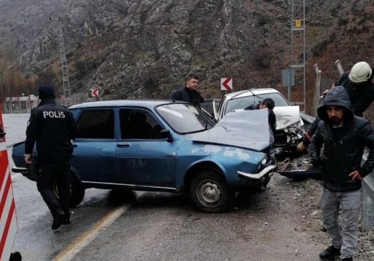 Şerit ihlali kazaya neden oldu