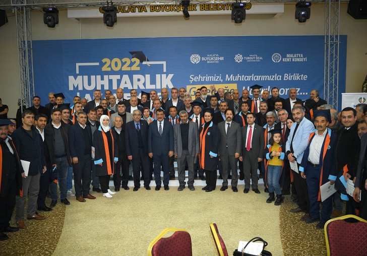 SERTİFİKALARINI BAŞKAN GÜRKANDAN  ALAN MUHTARLAR KEP ATIP