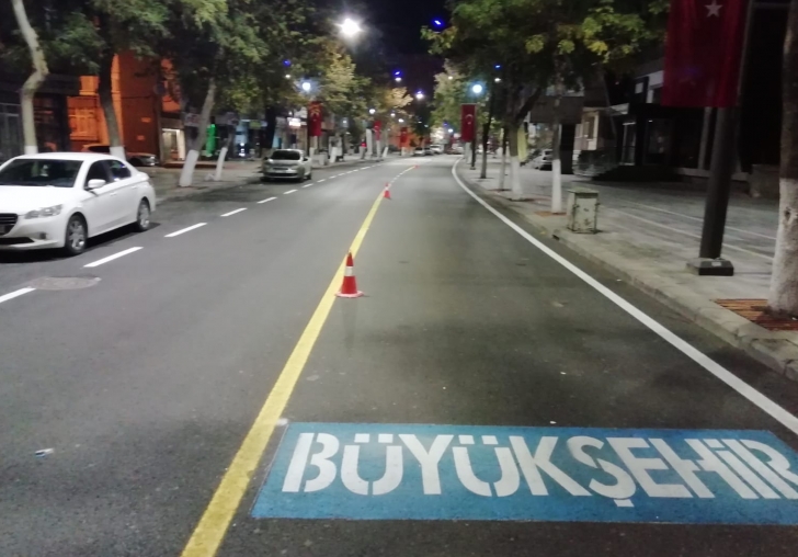 SİVAS CADDESİNDE YOL ÇİZGİ ÇALIŞMALARI TAMAMLANDI