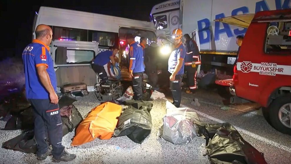 Sivas- Malatya Karayolunda Trafik Kazası: 8 Ölü