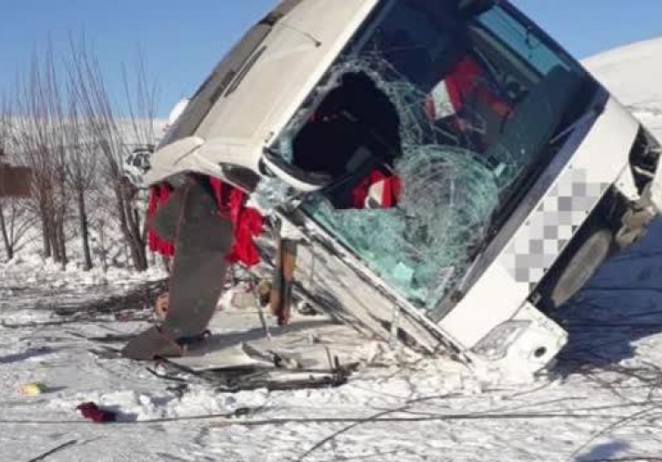 Sivas'ta otobüs kazası: 11 yaralı