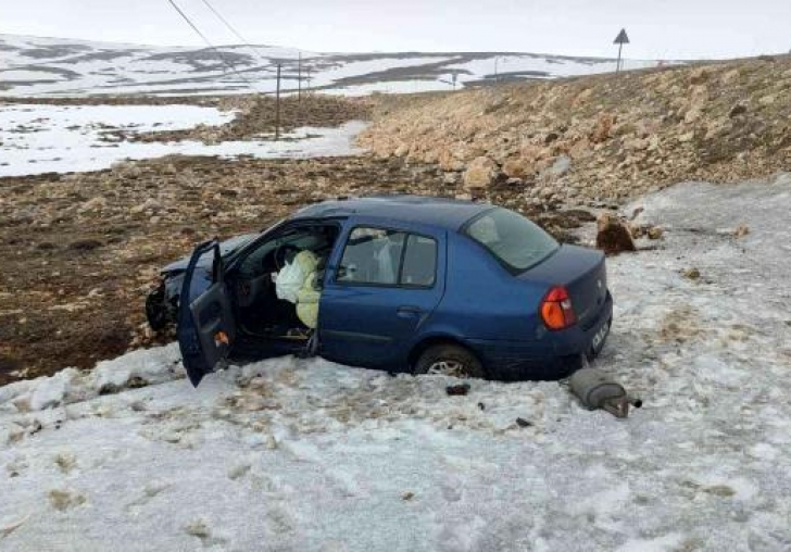 Sivas'ta trafik kazası 3 yaralı