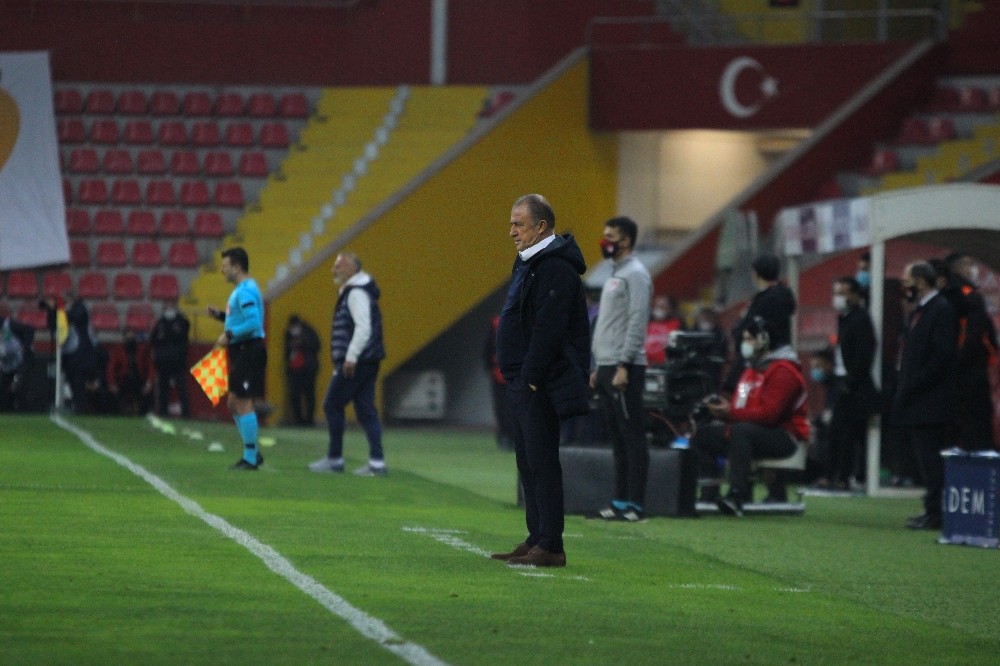Süper Lig: Kayserispor: 0 - Galatasaray: 0 (Maç devam ediyor)
