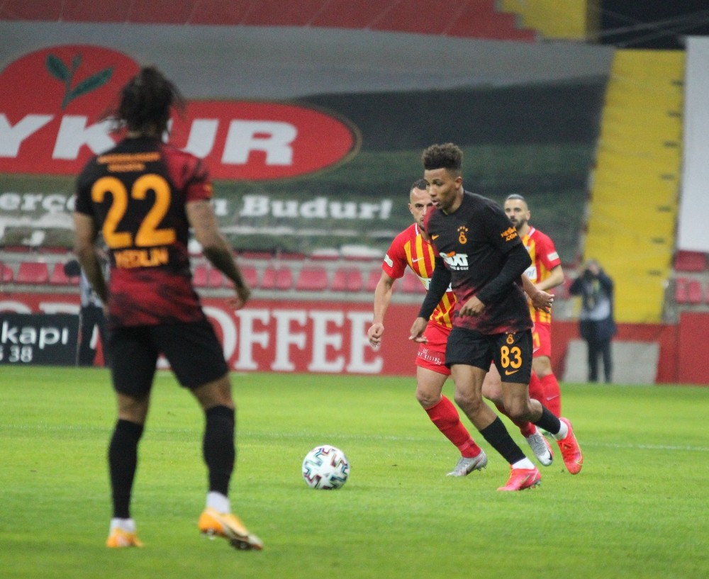 Süper Lig: Kayserispor: 0 - Galatasaray: 1 (İlk yarı)
