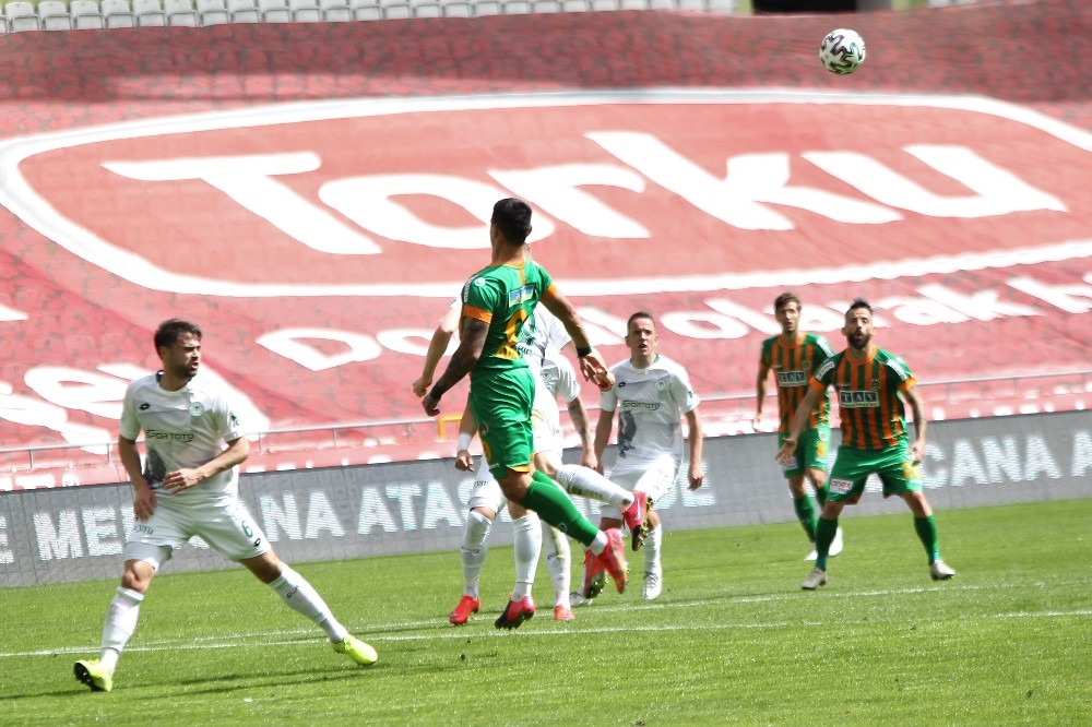 Süper Lig: Konyaspor: 1 - Alanyaspor: 0 (İlk yarı)
