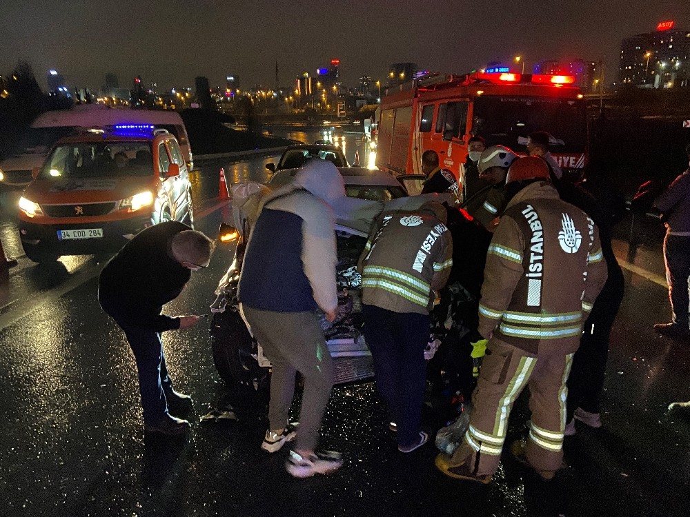 TEM Otoyolu´nda kaza: 3 yaralı
