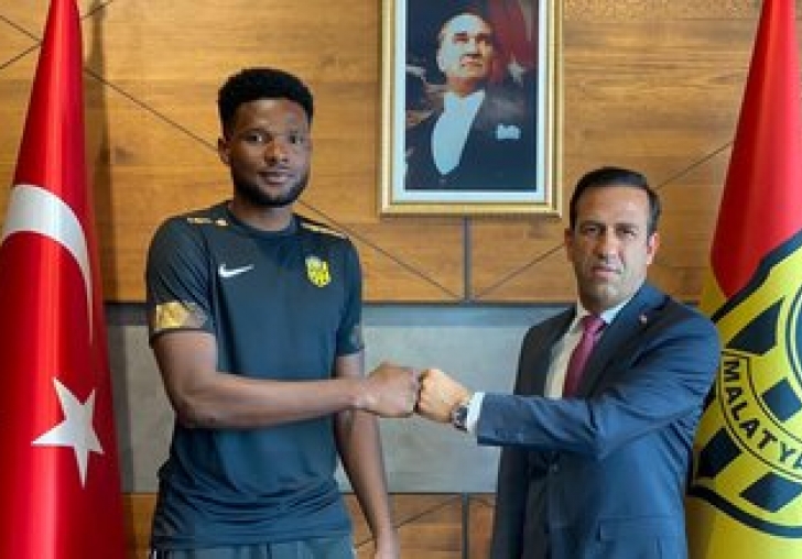 Tetteh 90+1de girdi ortalığı karıştırdı!