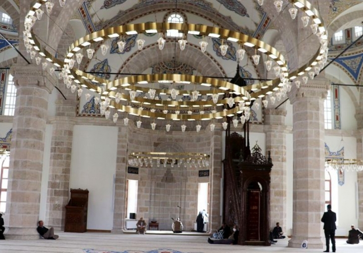 'Teze Cami' Sessiz Sedasız İbadete Açıldı