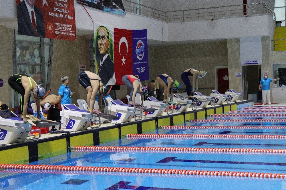 TSSF Paletli Yüzme Bireysel Açık Yaş Bahar Şampiyonası´nda 9 Türkiye rekoru kırıldı
