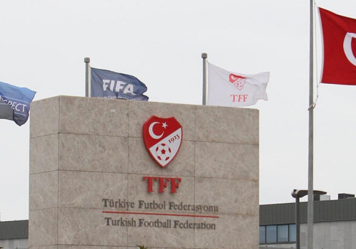 Tüm yurtta ligler ertelendi!