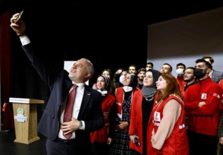 Türkiyeyi dolaşan Kızılay Genel Başkanı Kerem Kınık; Malatyada