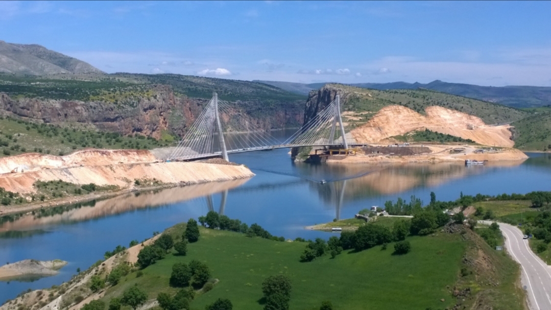 Ulaştırma ve Altyapı Bakanımız Adil Karaismailoğlu, Nissibi Köprüsü ile İlgili Yazılı Açıklama Yaptı.