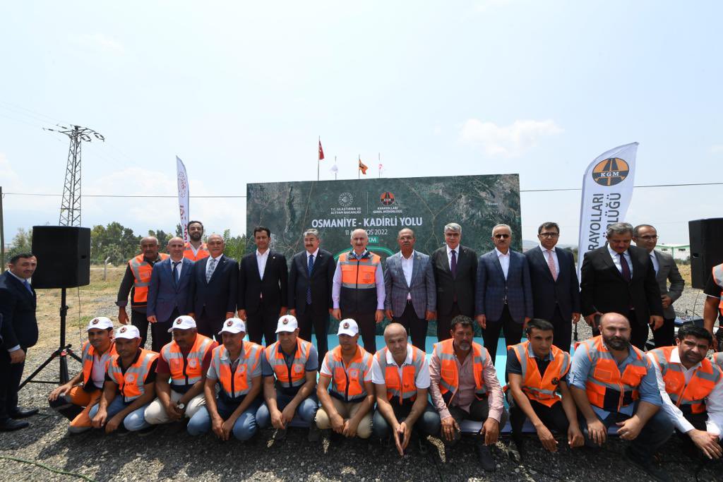 Ulaştırma ve Altyapı Bakanımız Sayın Adil Karaismailoğlu, Kadirli-Osmaniye Yolu Şantiyesinde Açıklamalarda Bulundu.