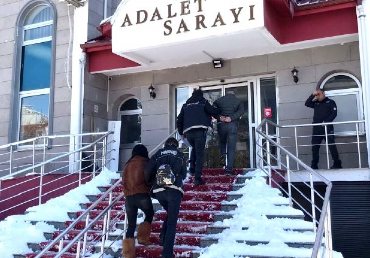 Uyuşturucuyu yolcu otobüsüyle götüren şahıs tutuklandı