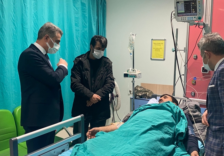 Vali Baruş Hastanedeki Kazazedeleri Ziyaret Etti