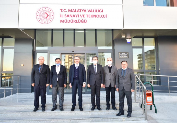 Vali Baruş Taşınma İşlemleri Tamamlanan Sanayi ve Teknoloji İl Müdürlüğü, Ticaret İl Müdürlüğü ve Yeşilyurt Kaymakamlığını Ziyaret Etti