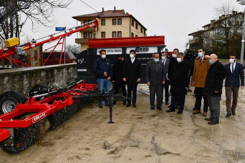 Vali Gürel Eflani ilçesinde incelemelerde bulundu
