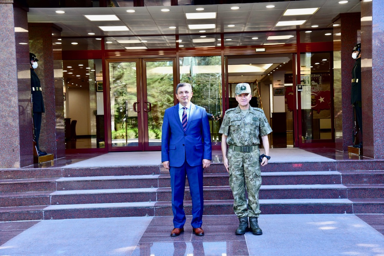 Vali Hulusi Şahin Garnizon Komutanlığına İade-i Ziyarette Bulundu.