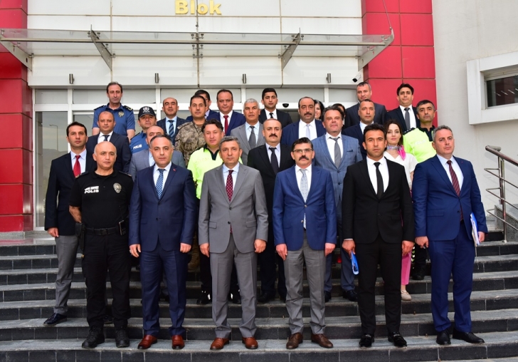 Vali Hulusi Şahin, İl Emniyet Müdürlüğünü ve İl Jandarma Komutanlığını ziyaret etti