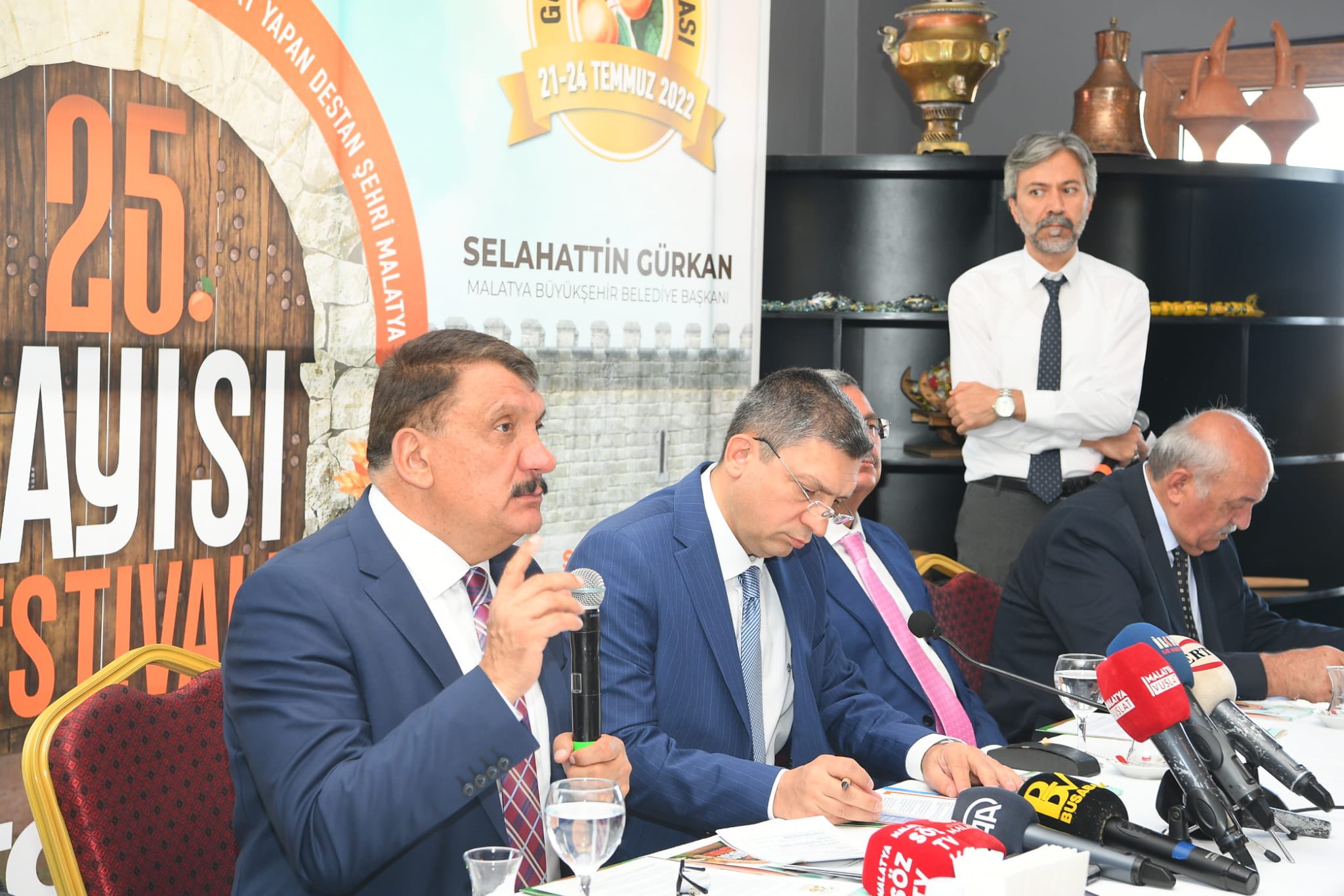 Vali Şahin Ve Başkan Gürkan Basın Mensuplarıyla Bir Aaraya Geldi