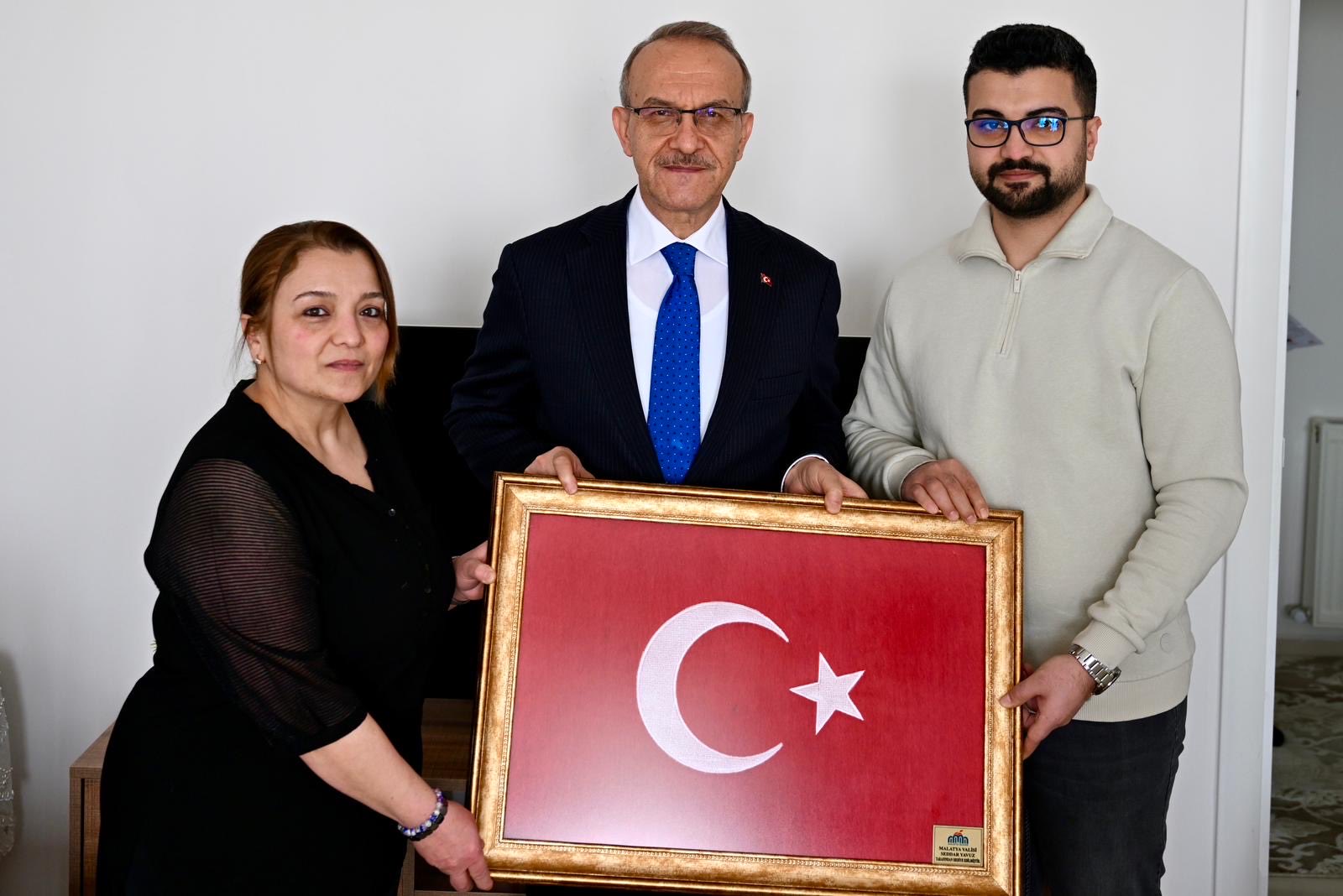 Vali Seddar Yavuz'dan Şehit Ailelerine Bayram Ziyareti: "Devletimiz Her Daim Yanınızda"